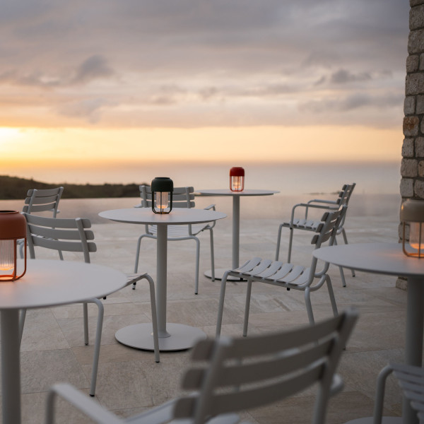 Slider LIGHT-No1_All colors_ALUA_Dining-Dining-arm-muted-white_PICO_Ø74-round-base-muted-white_HOUE_4642_high-large.jpg